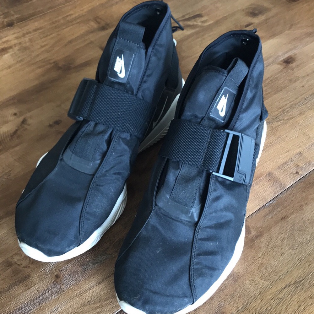 Nike Komyuter shoes